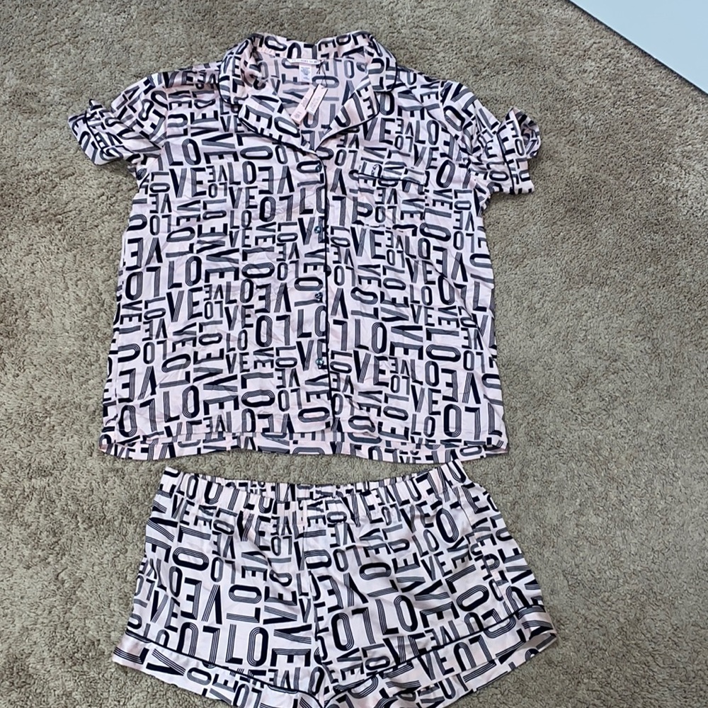 Victoria secret women satin material 2 piece pjs brand new with tag